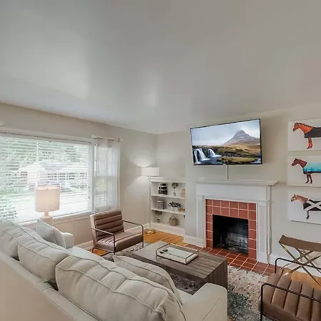 Charming 2 Bedroom 1 Ba With Outdoor Patio And Grill Close To Downtown